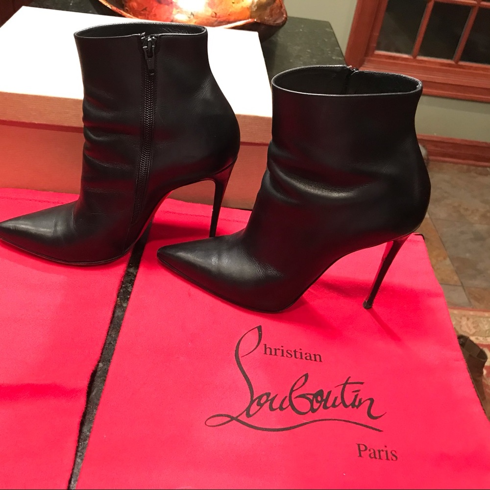 Christian Louboutin So Kate bootie